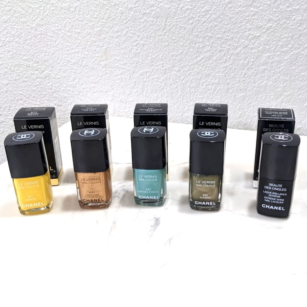 Chanel nail colour